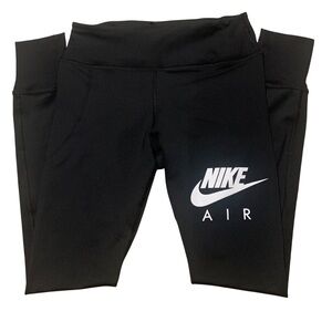 NWOT Nike Black Leggings Athletic Fit